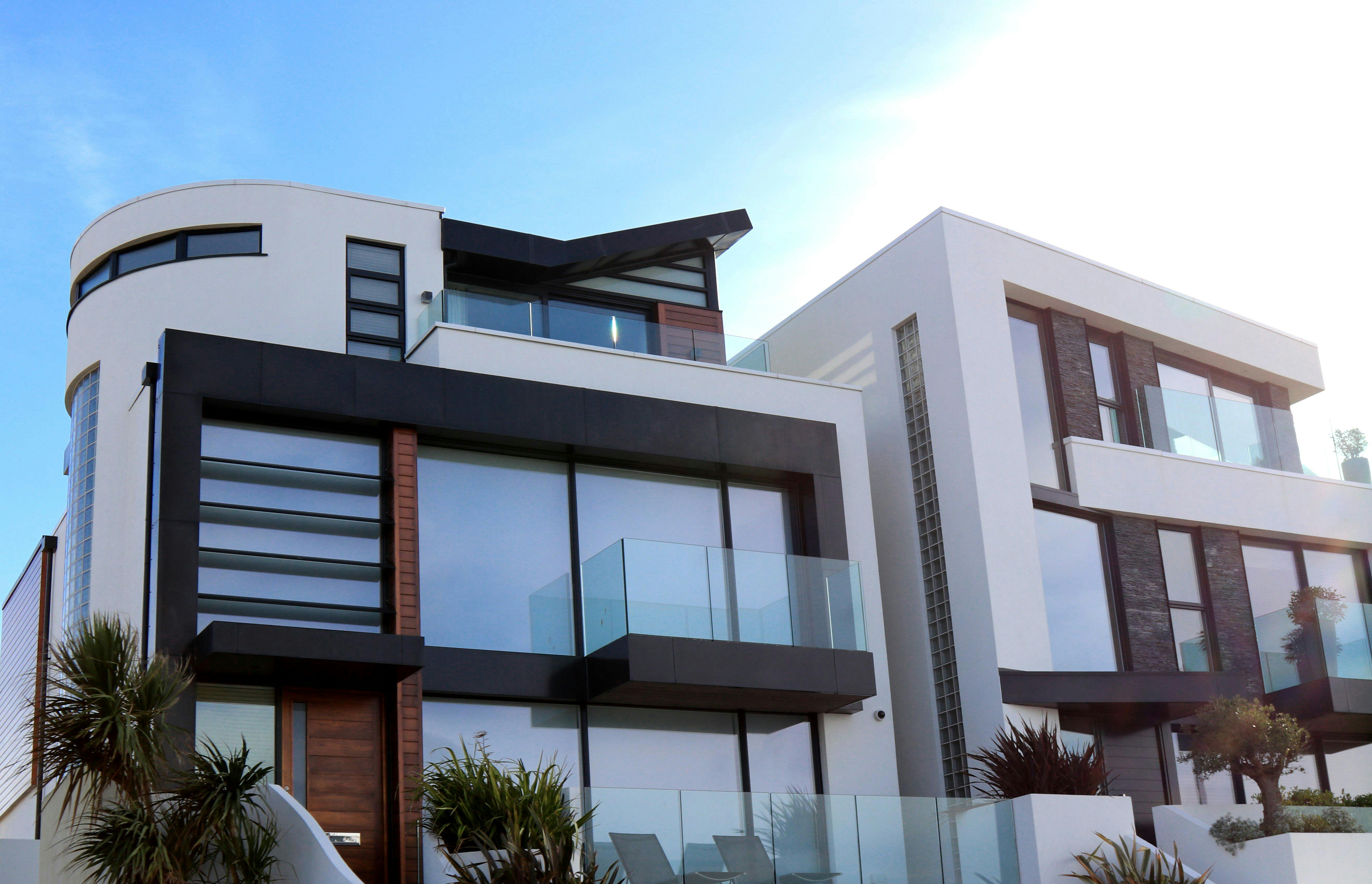 Real estate agencies & agents